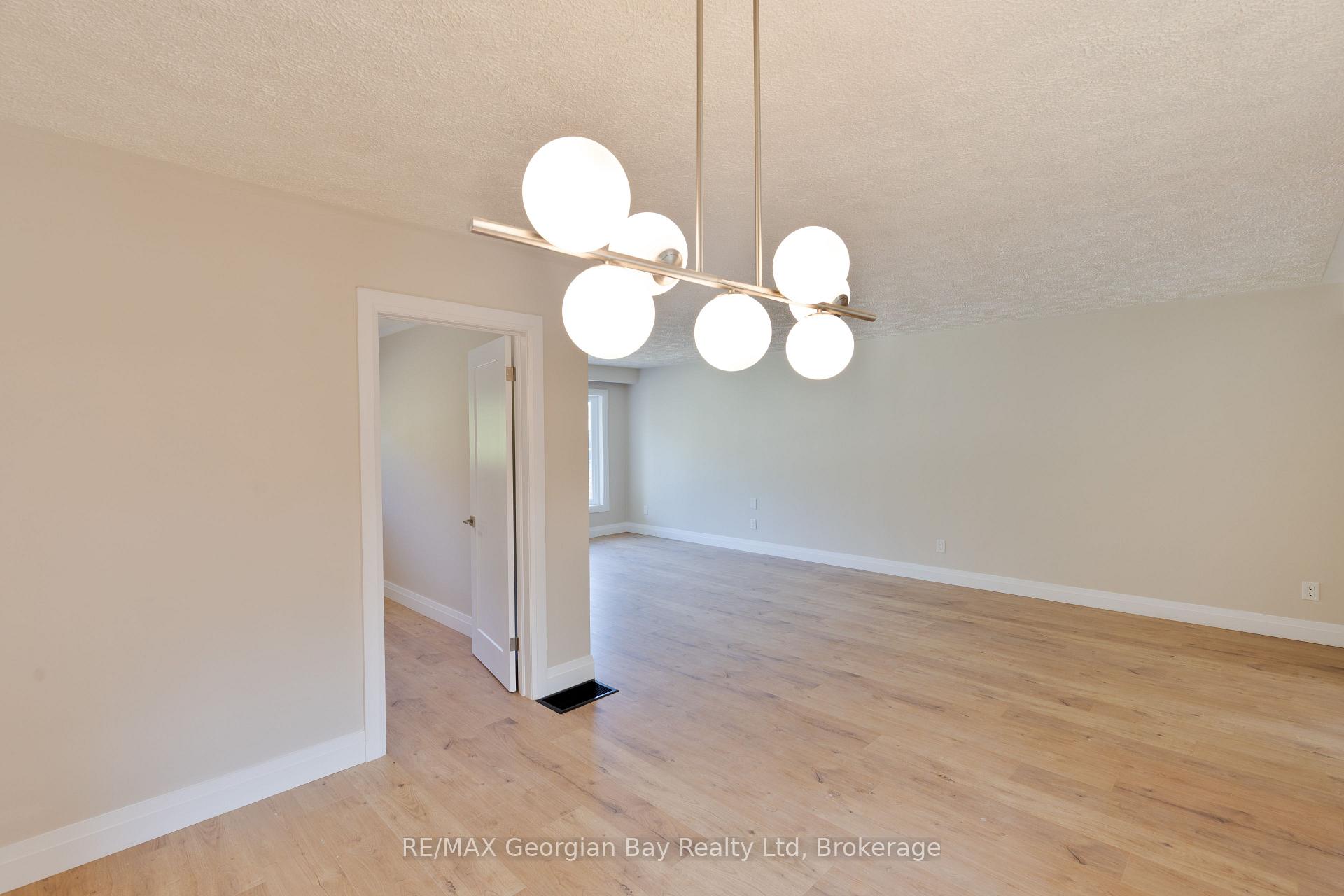 Photo 9 of 124 Ninth Street, Midland — HOMEH