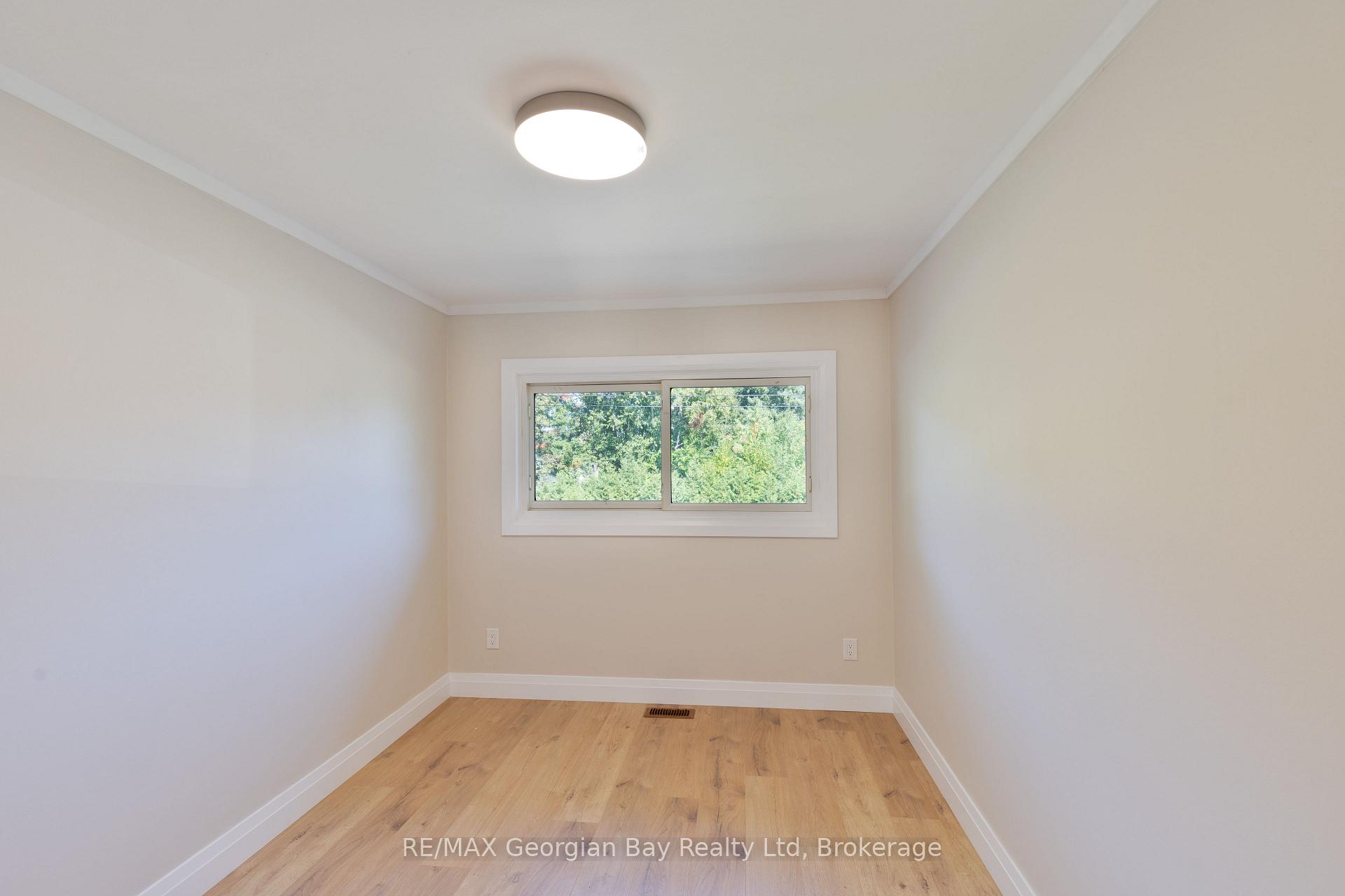 Photo 19 of 124 Ninth Street, Midland — HOMEH