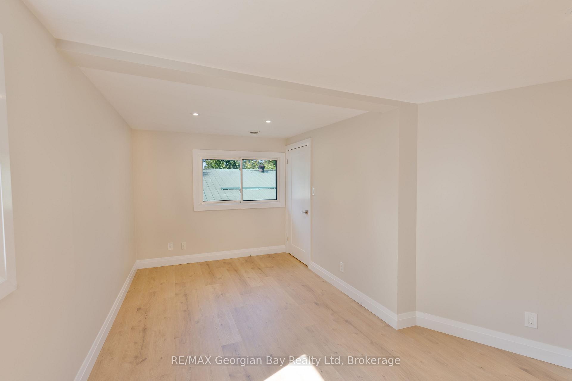 Photo 21 of 124 Ninth Street, Midland — HOMEH