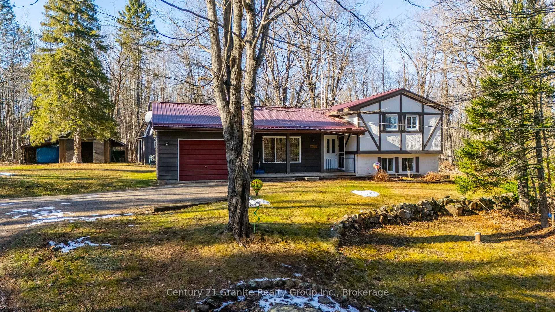 Photo 1 of 1061 Clear Lake Road, Minden Hills, Lutterworth — HOMEH