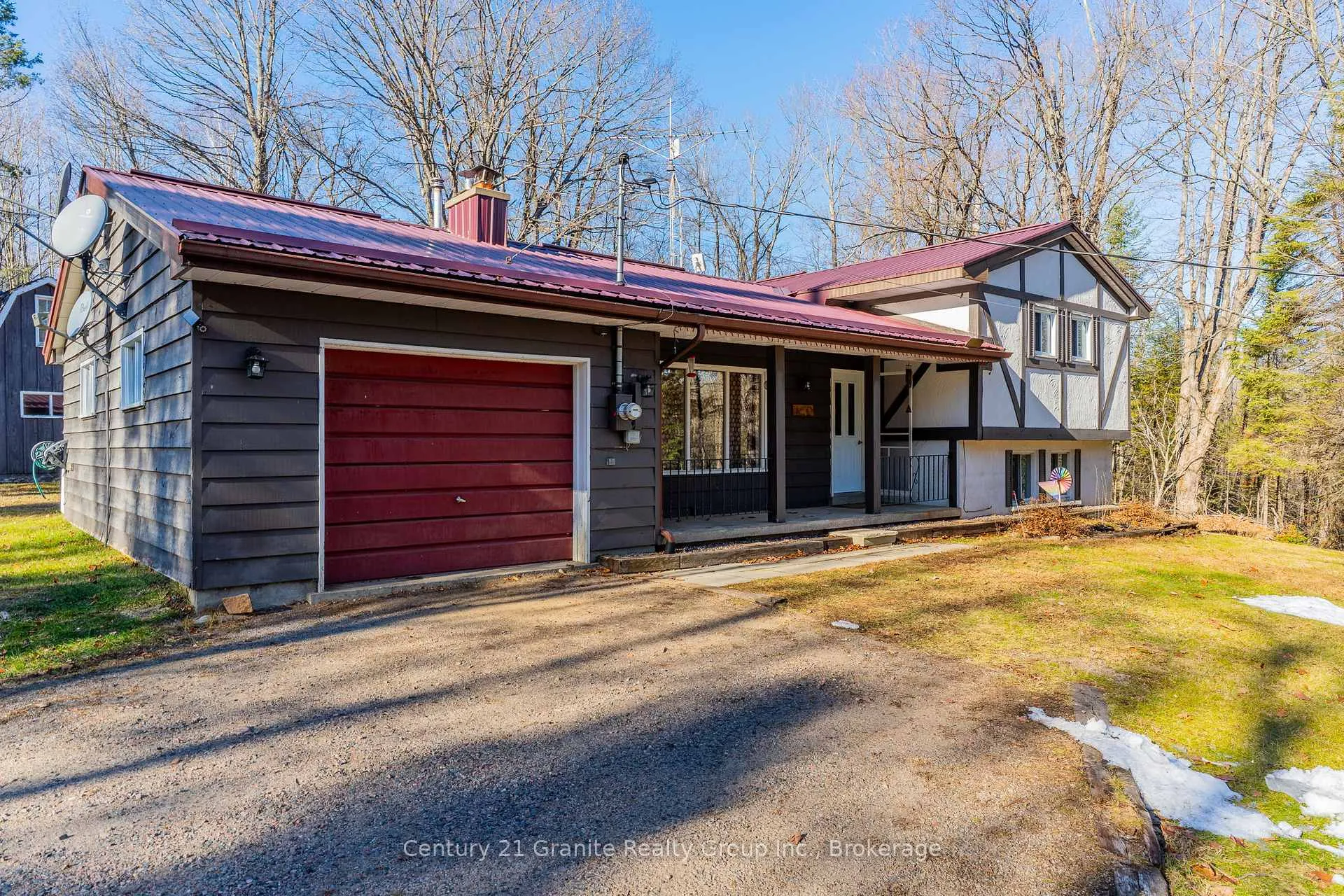 Photo 2 of 1061 Clear Lake Road, Minden Hills, Lutterworth — HOMEH