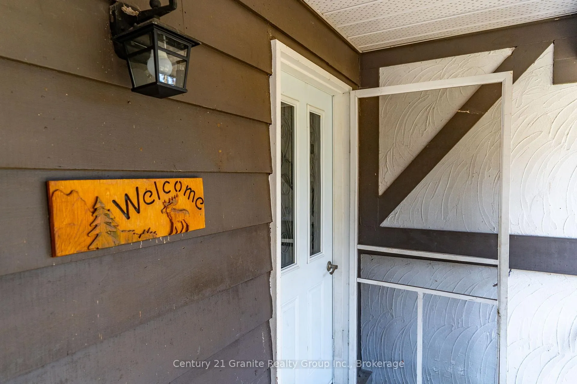 Photo 3 of 1061 Clear Lake Road, Minden Hills, Lutterworth — HOMEH