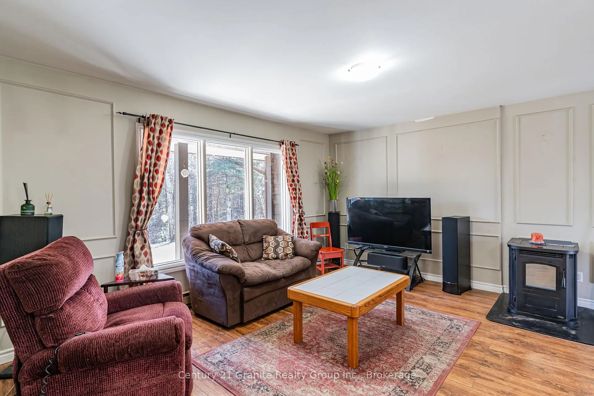 Photo 5 of 1061 Clear Lake Road, Minden Hills, Lutterworth — HOMEH