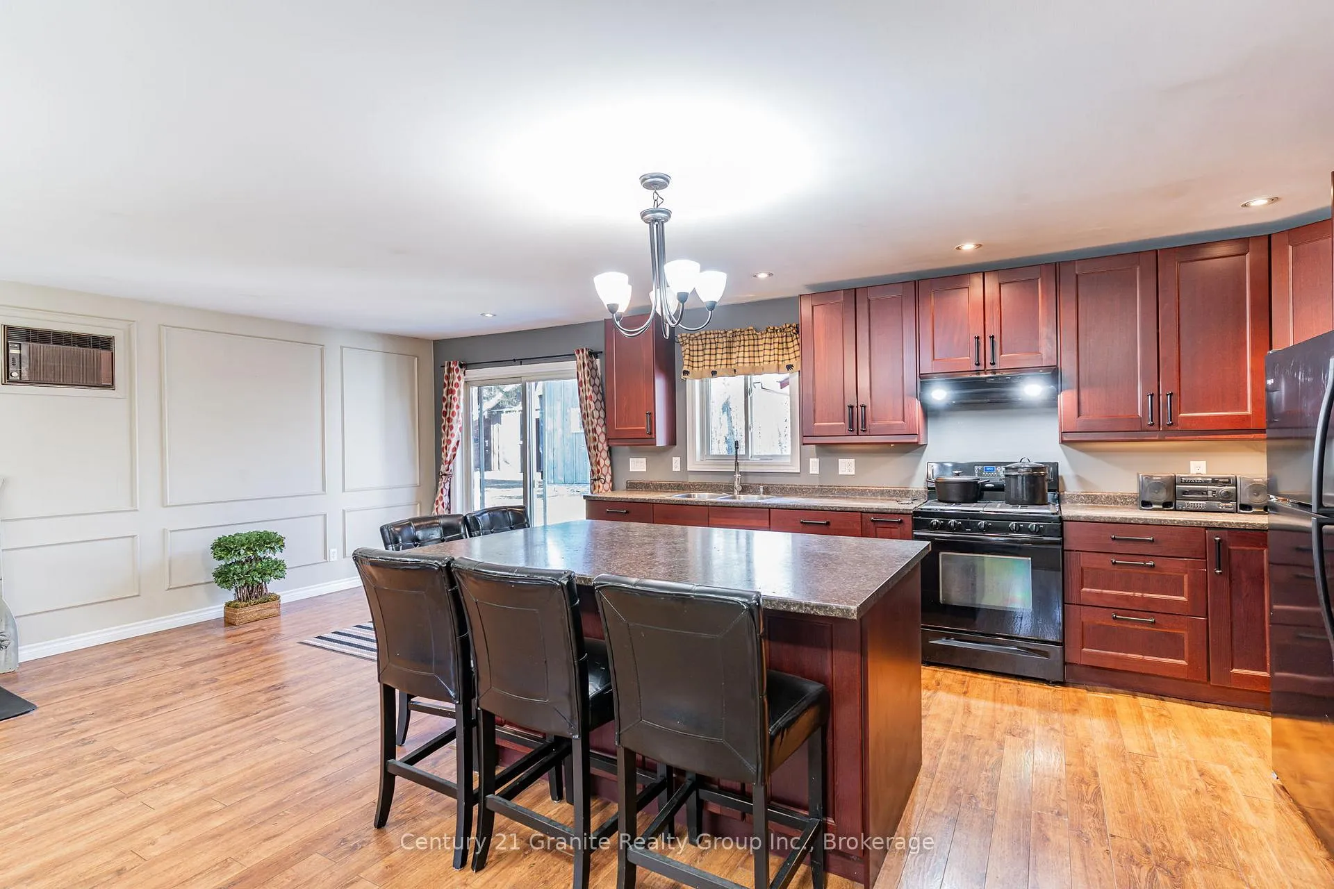 Photo 9 of 1061 Clear Lake Road, Minden Hills, Lutterworth — HOMEH