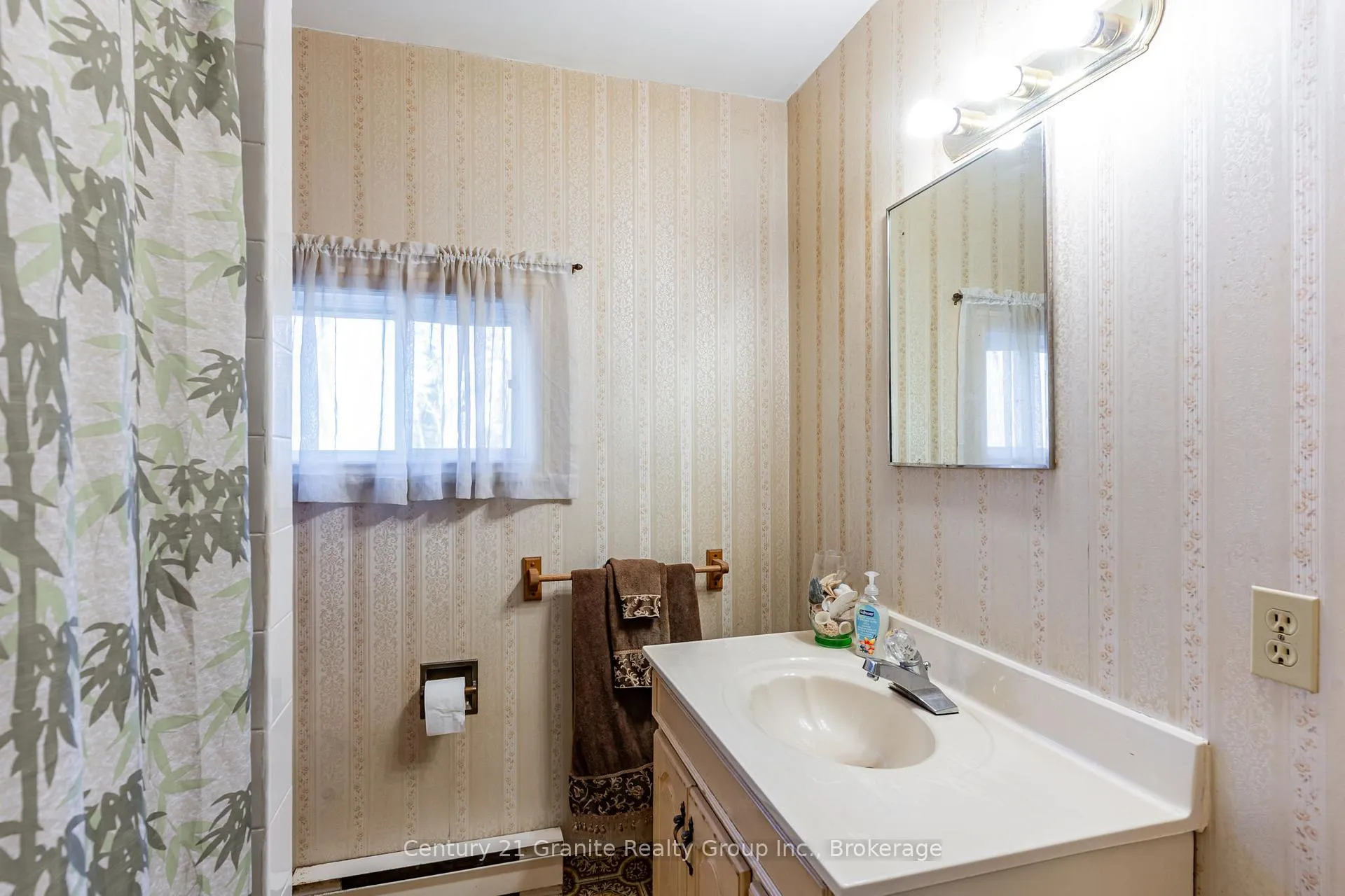Photo 20 of 1061 Clear Lake Road, Minden Hills, Lutterworth — HOMEH