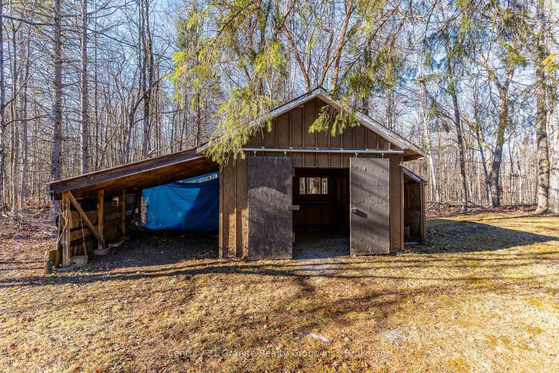 Photo 26 of 1061 Clear Lake Road, Minden Hills, Lutterworth — HOMEH