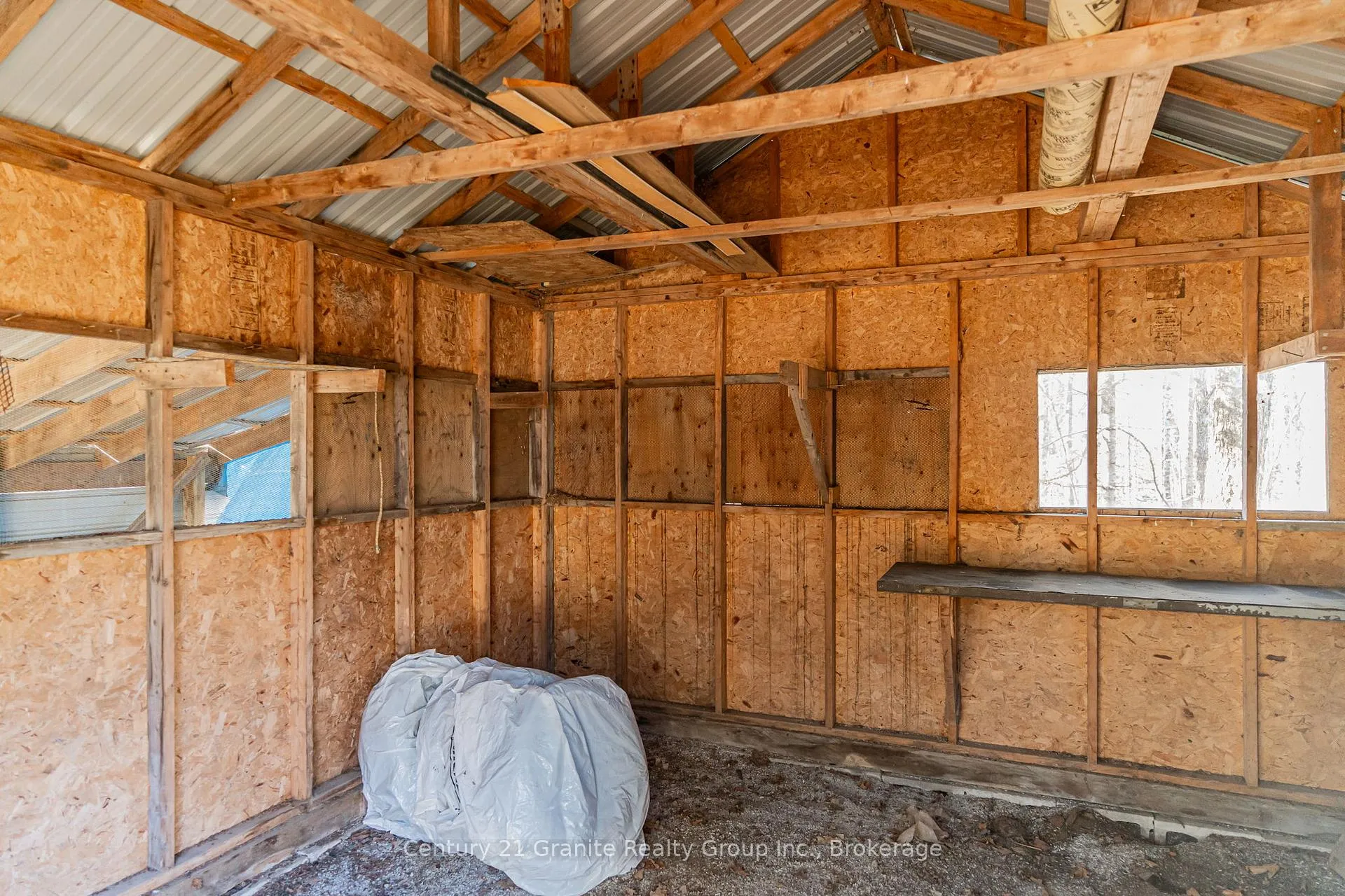 Photo 27 of 1061 Clear Lake Road, Minden Hills, Lutterworth — HOMEH