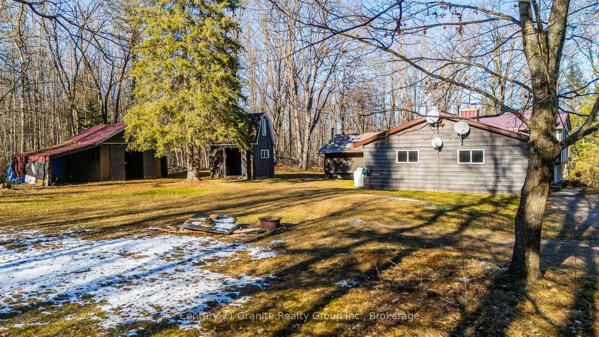 Photo 35 of 1061 Clear Lake Road, Minden Hills, Lutterworth — HOMEH