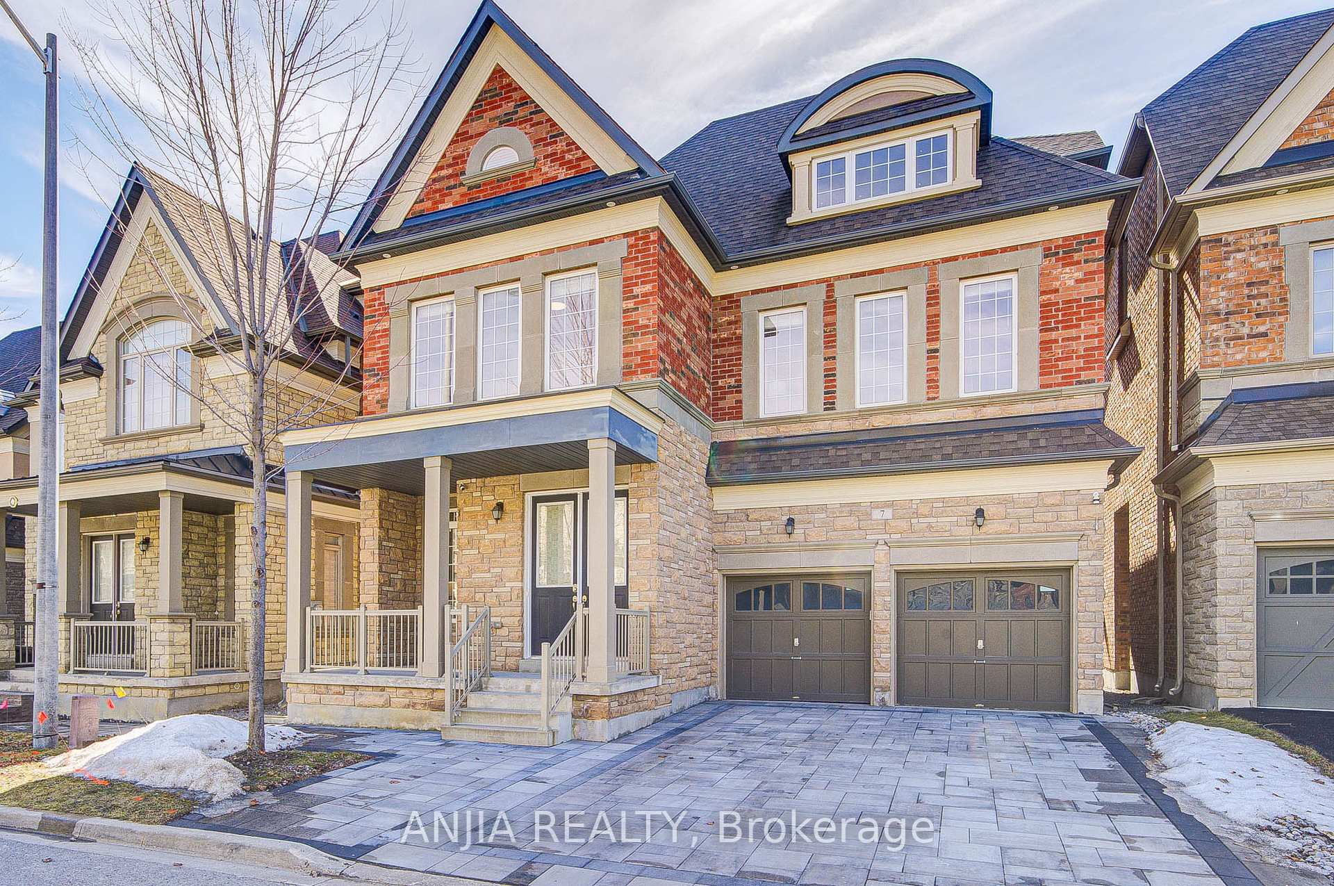 Photo 2 of 7 Mario Avenue, Markham, Cachet — HOMEH