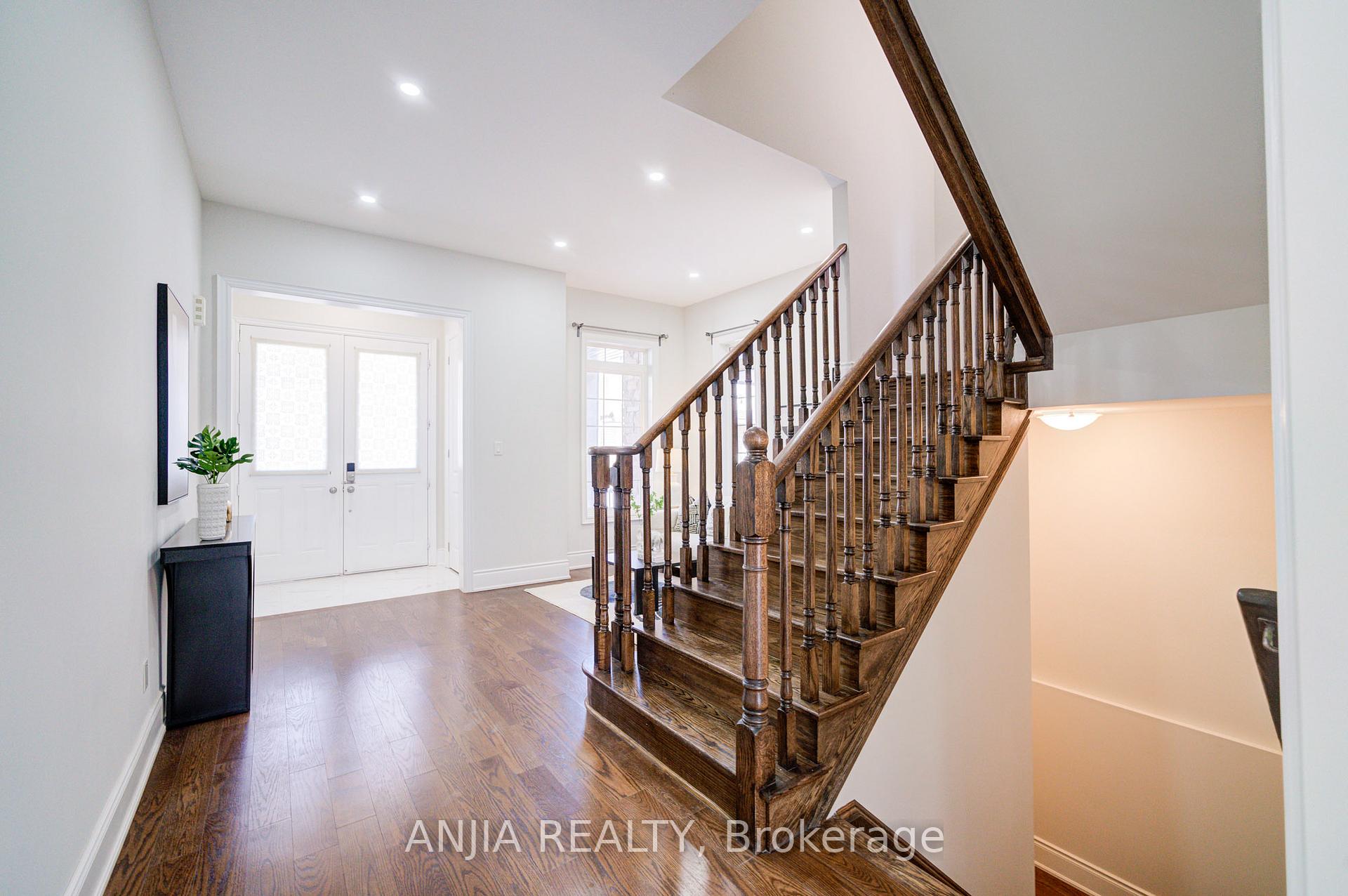 Photo 4 of 7 Mario Avenue, Markham, Cachet — HOMEH