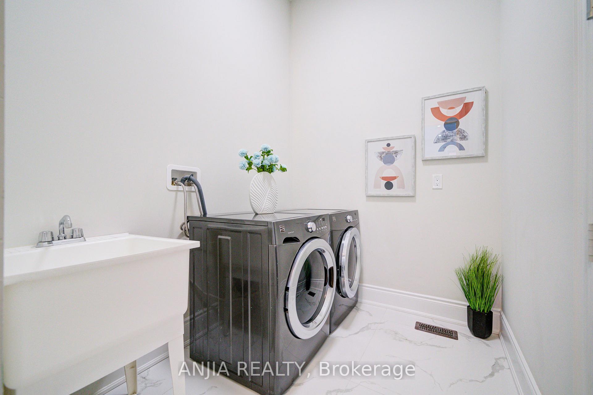 Photo 9 of 7 Mario Avenue, Markham, Cachet — HOMEH