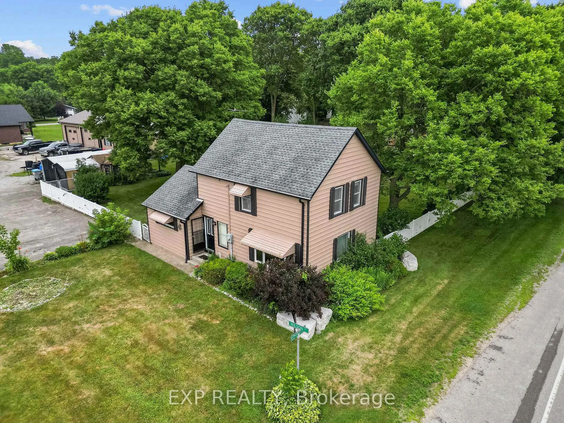 Photo 2 of 21332 Wilson Street, Middlesex Centre, Delaware Town — HOMEH