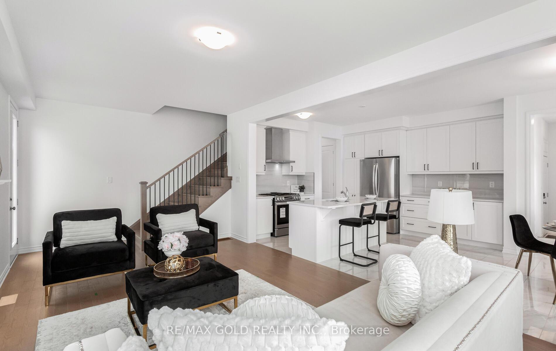 Photo 9 of 1603 Whitlock Avenue, Milton, Bowes — HOMEH