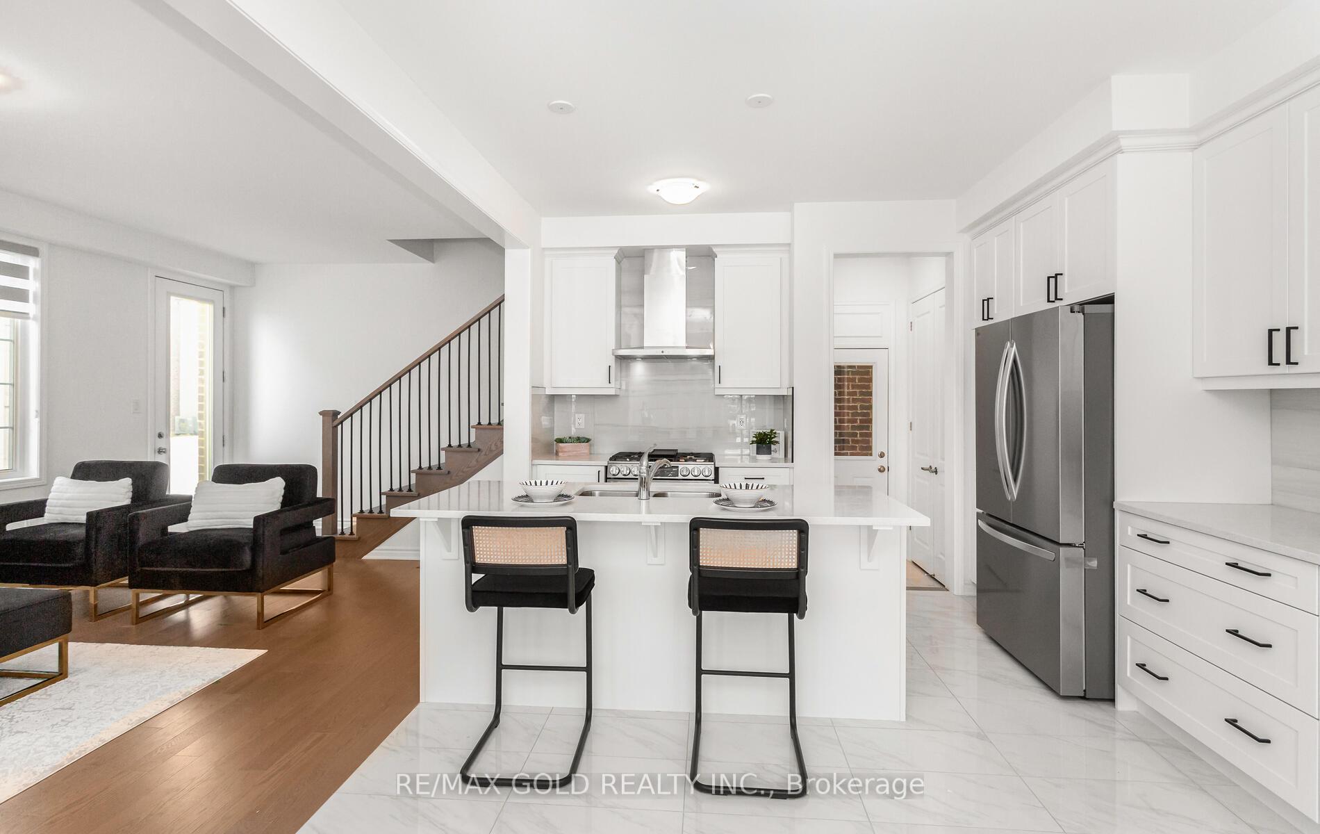 Photo 13 of 1603 Whitlock Avenue, Milton, Bowes — HOMEH
