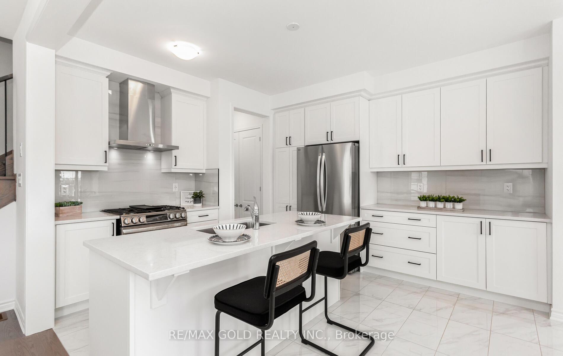 Photo 14 of 1603 Whitlock Avenue, Milton, Bowes — HOMEH