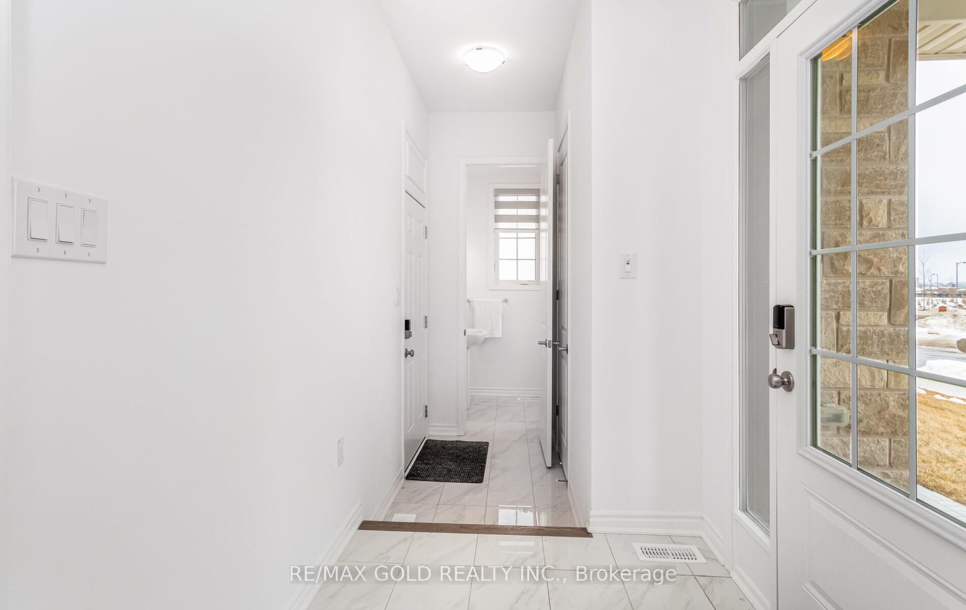 Photo 21 of 1603 Whitlock Avenue, Milton, Bowes — HOMEH