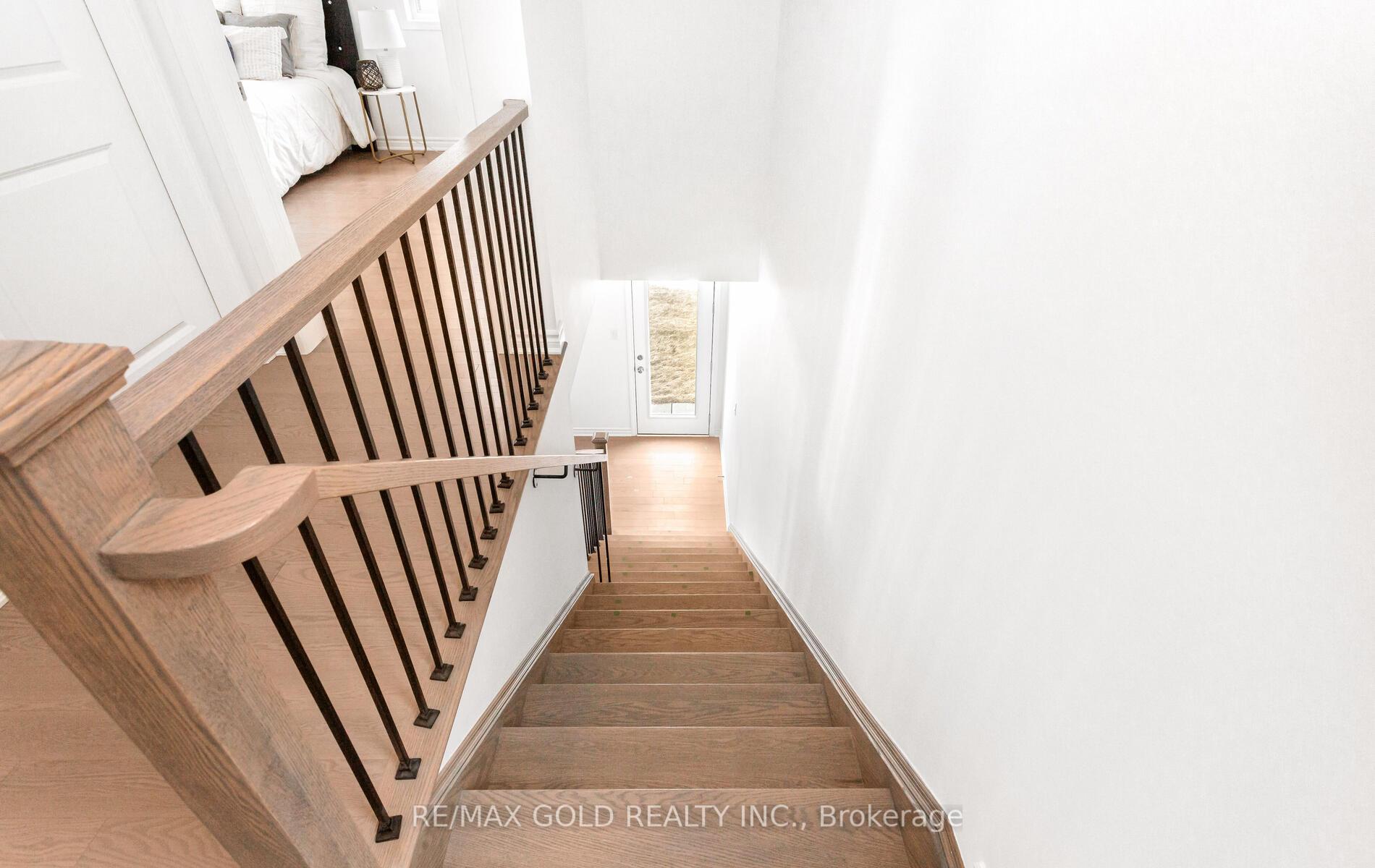 Photo 24 of 1603 Whitlock Avenue, Milton, Bowes — HOMEH