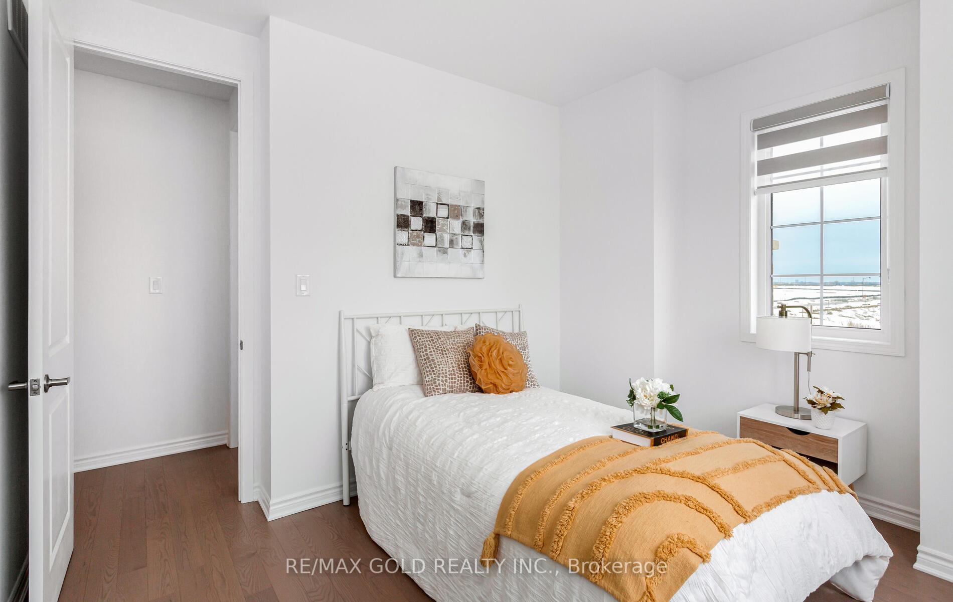 Photo 38 of 1603 Whitlock Avenue, Milton, Bowes — HOMEH