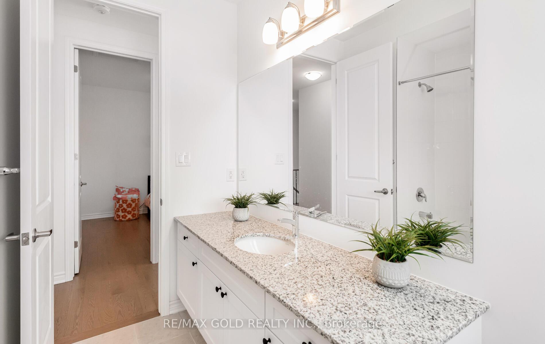 Photo 45 of 1603 Whitlock Avenue, Milton, Bowes — HOMEH