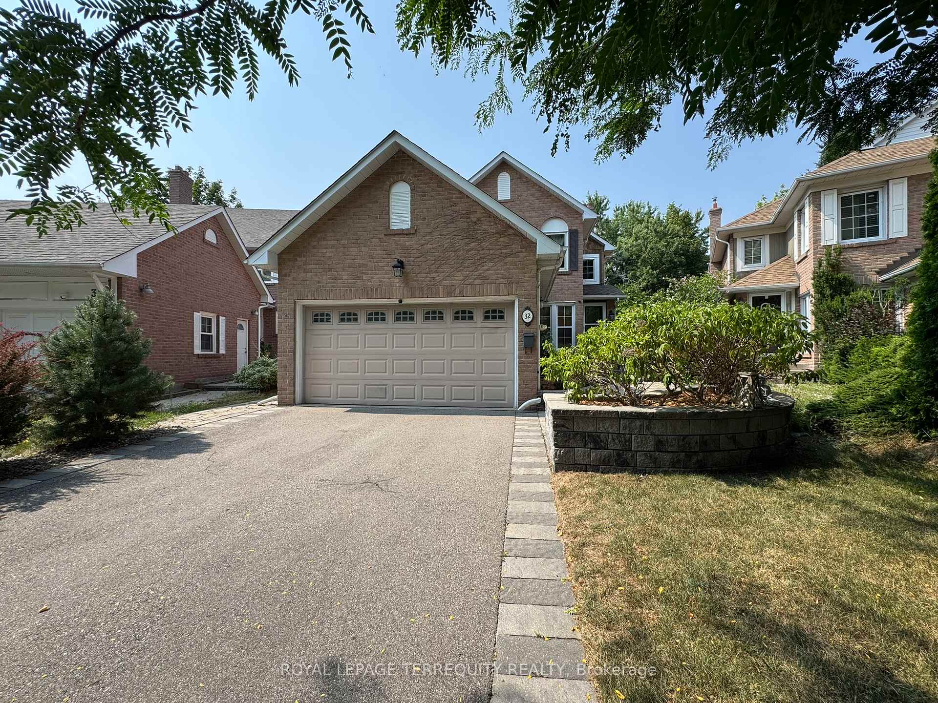 Photo 1 of 32 Juniper Crescent, Markham, Unionville — HOMEH