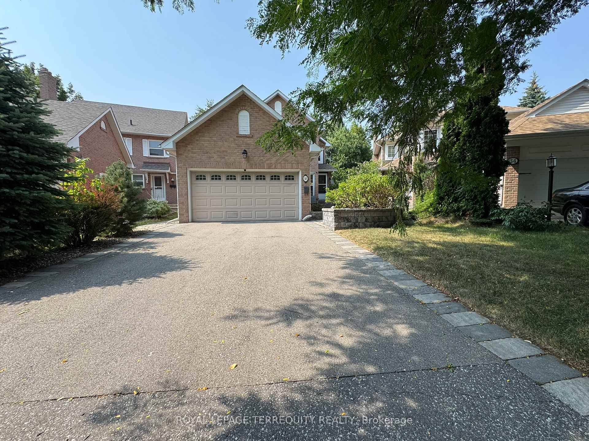 Photo 2 of 32 Juniper Crescent, Markham, Unionville — HOMEH