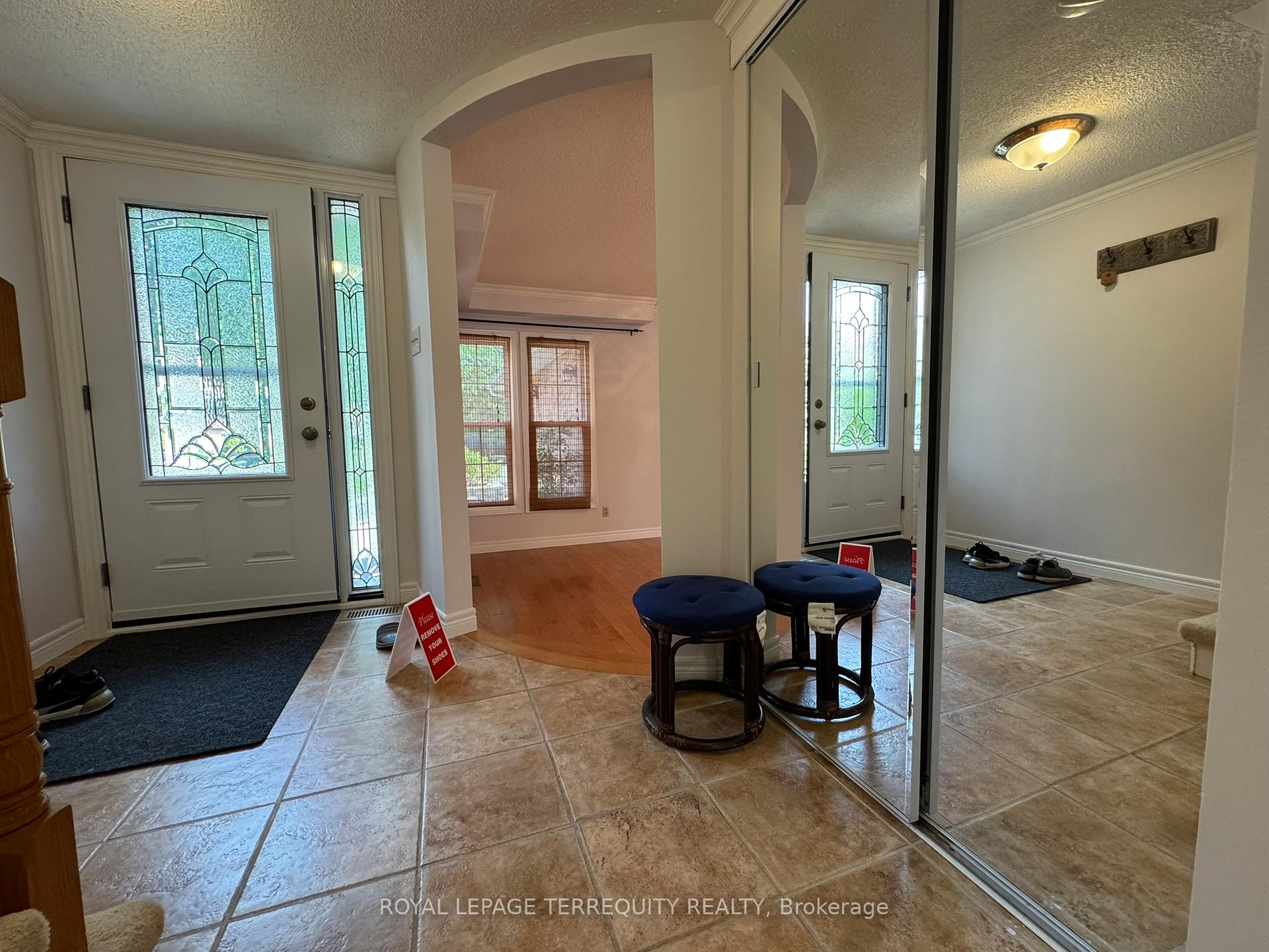 Photo 5 of 32 Juniper Crescent, Markham, Unionville — HOMEH