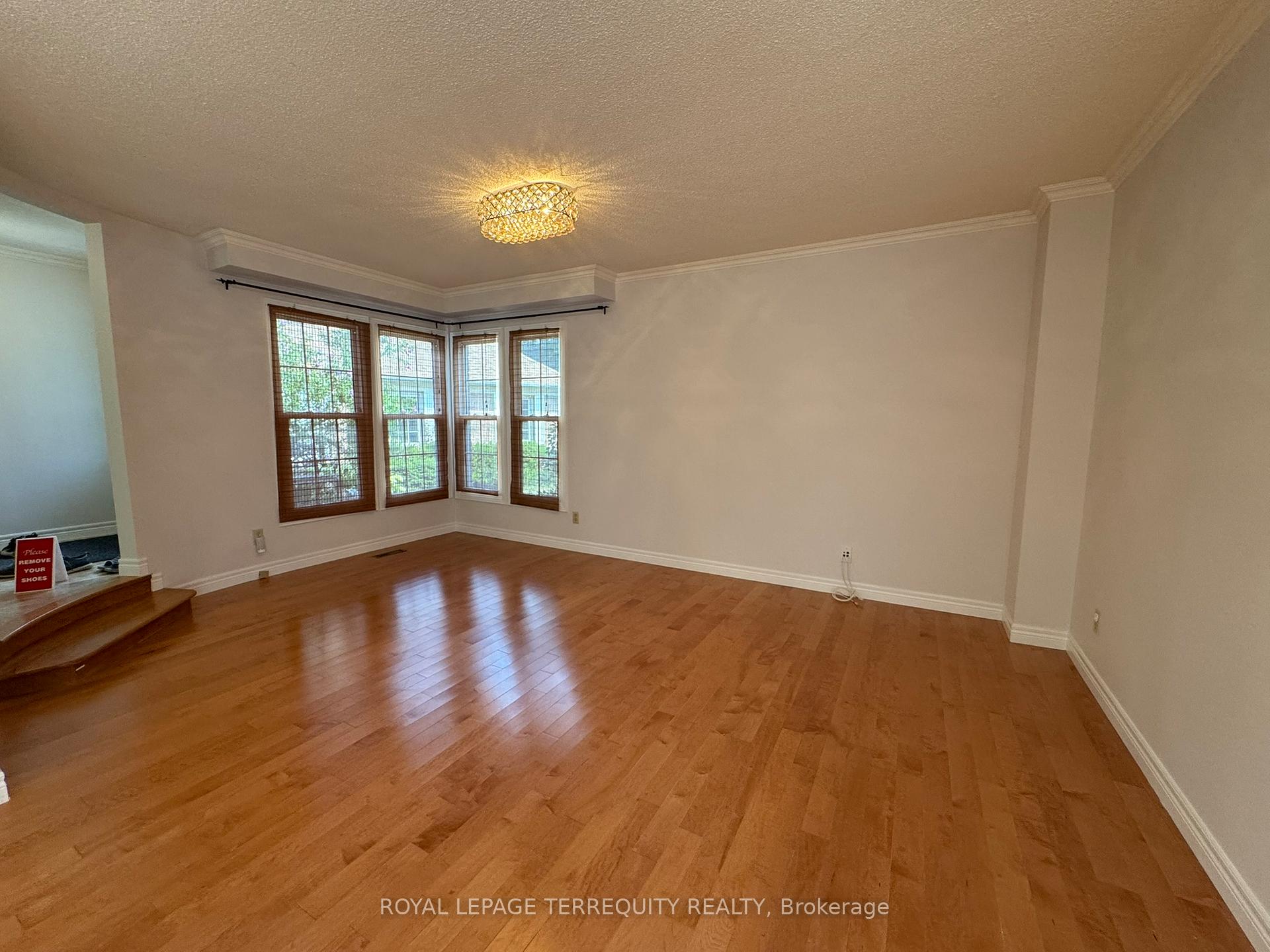 Photo 17 of 32 Juniper Crescent, Markham, Unionville — HOMEH
