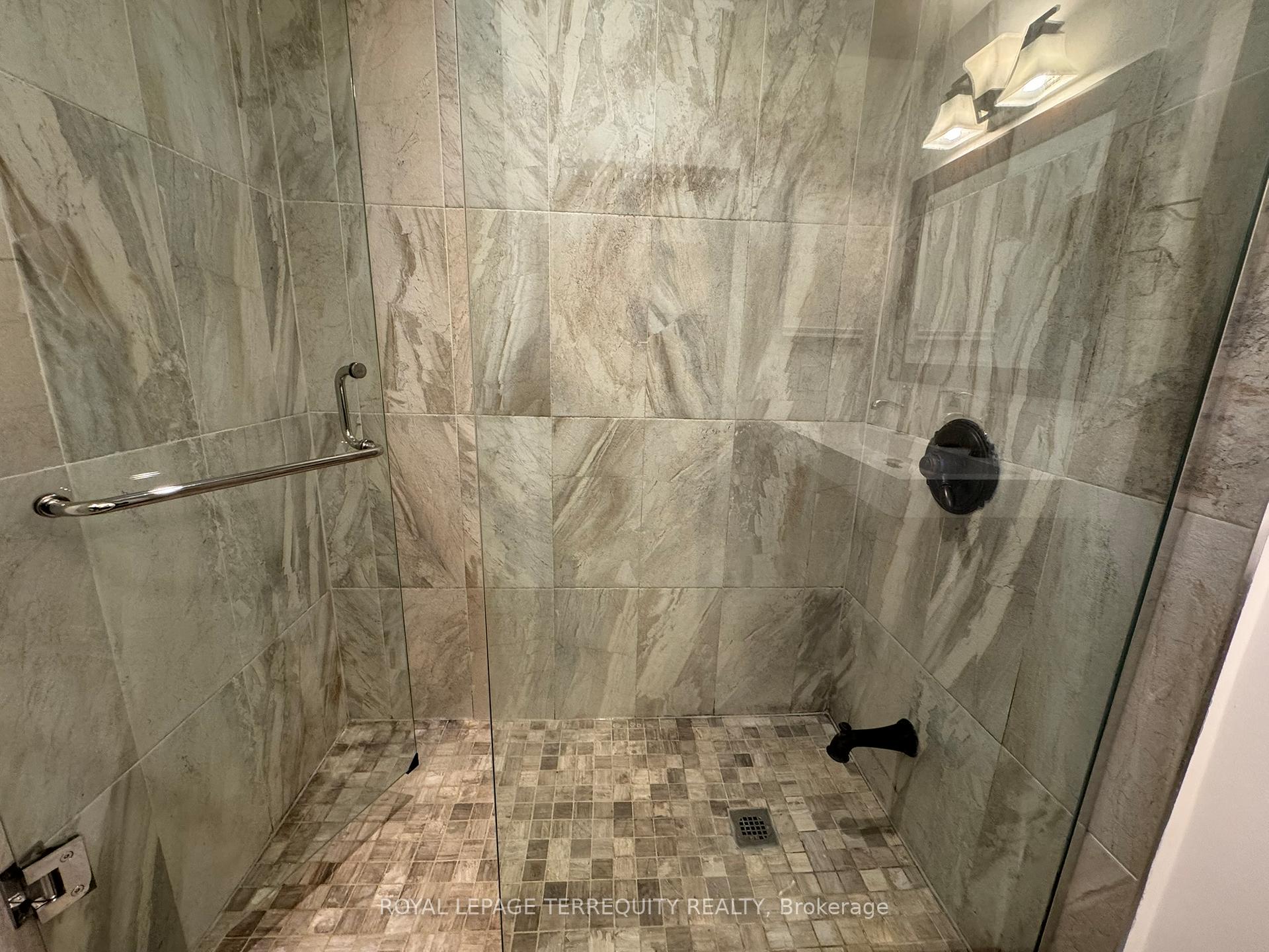 Photo 28 of 32 Juniper Crescent, Markham, Unionville — HOMEH