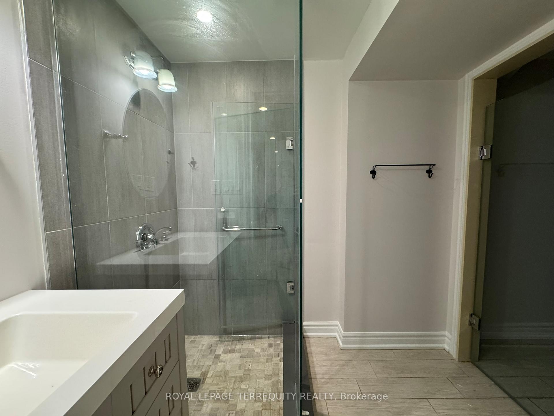 Photo 30 of 32 Juniper Crescent, Markham, Unionville — HOMEH