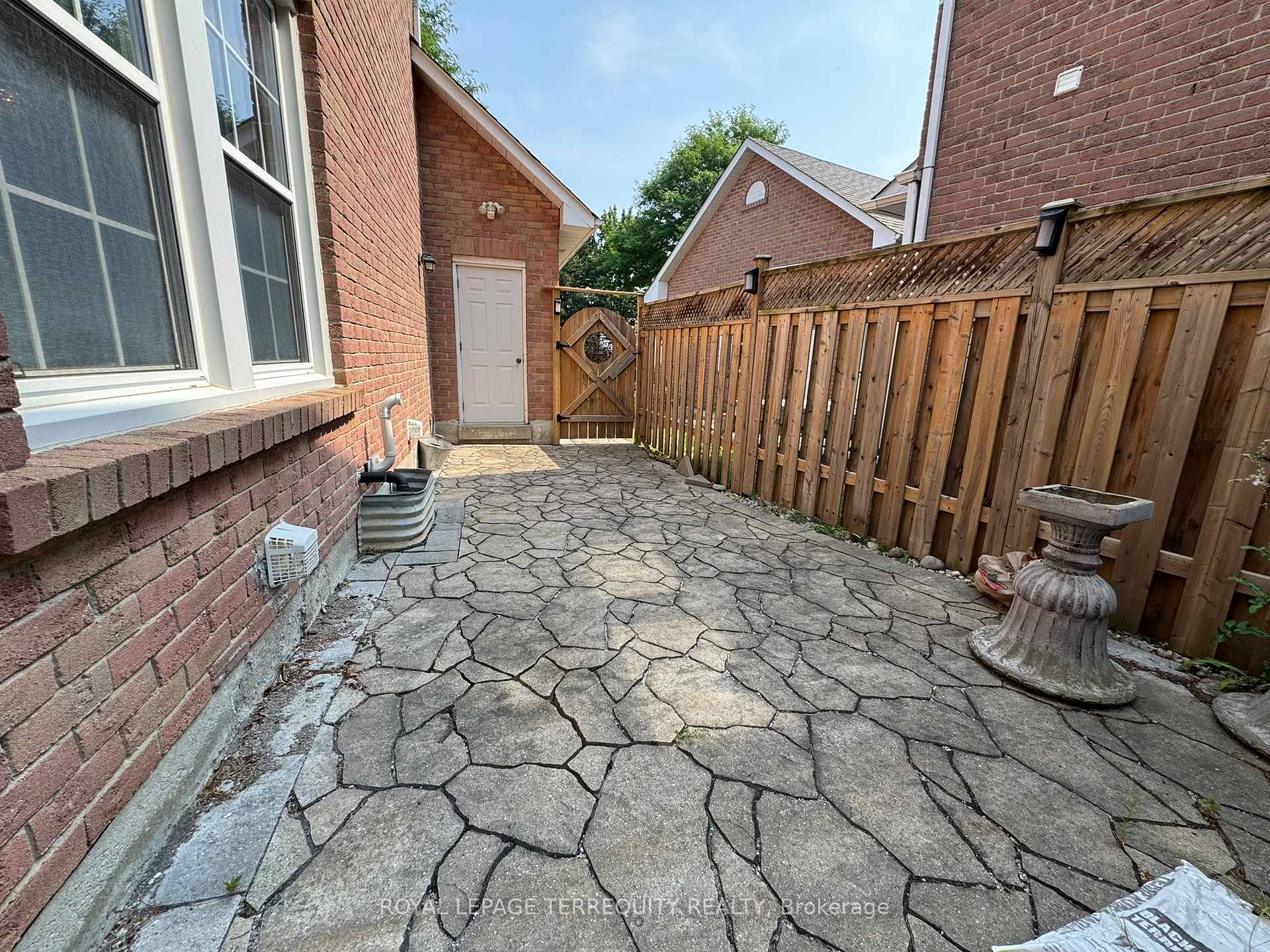Photo 34 of 32 Juniper Crescent, Markham, Unionville — HOMEH