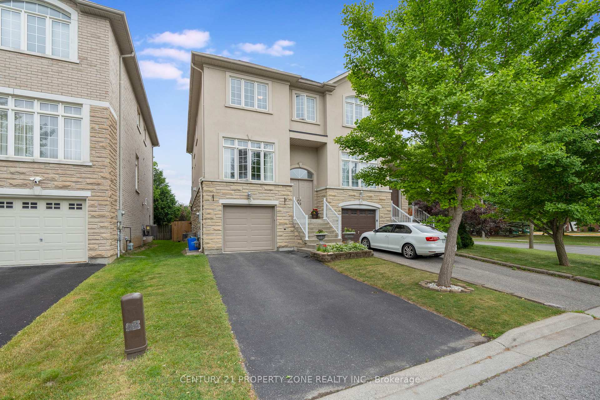 Photo 2 of 3 Prince William Drive, Markham, Village Green-South Unionville — HOMEH