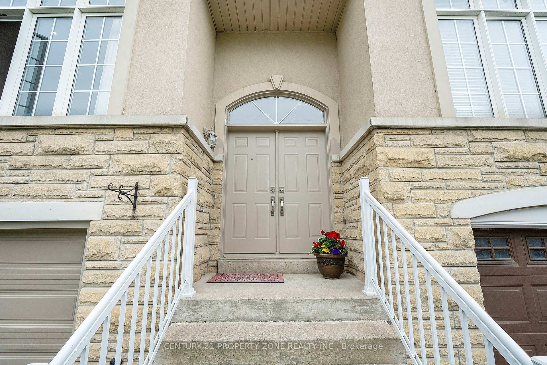 Photo 4 of 3 Prince William Drive, Markham, Village Green-South Unionville — HOMEH