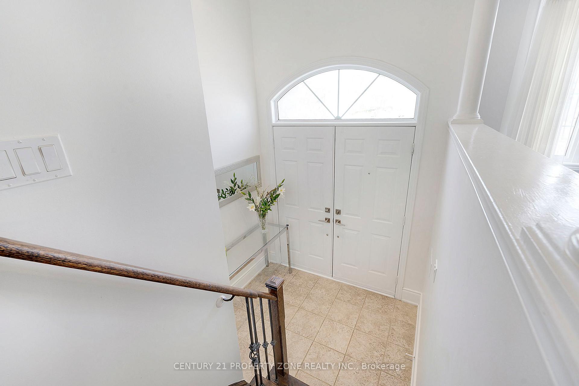 Photo 5 of 3 Prince William Drive, Markham, Village Green-South Unionville — HOMEH