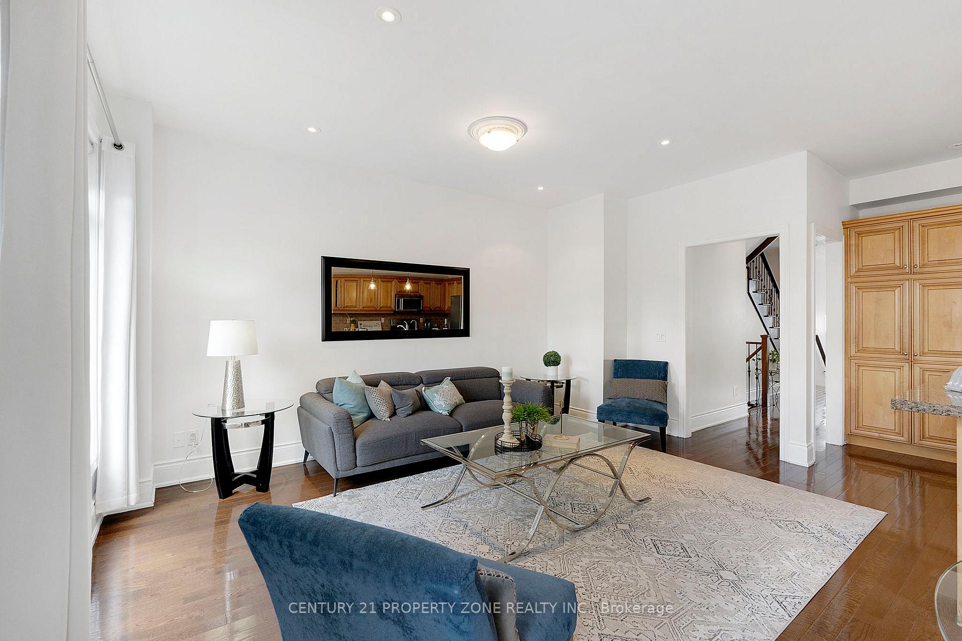 Photo 8 of 3 Prince William Drive, Markham, Village Green-South Unionville — HOMEH