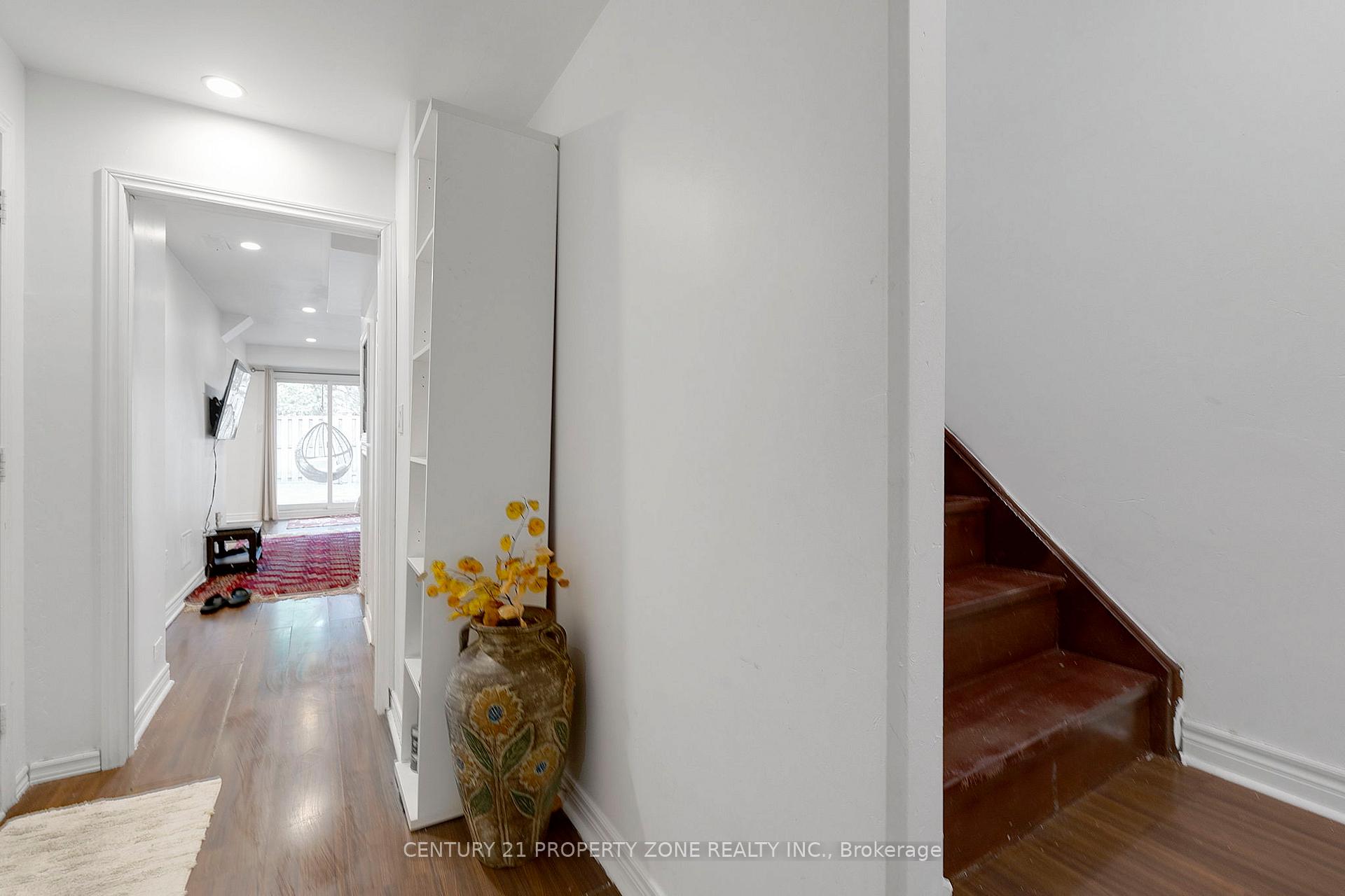 Photo 31 of 3 Prince William Drive, Markham, Village Green-South Unionville — HOMEH