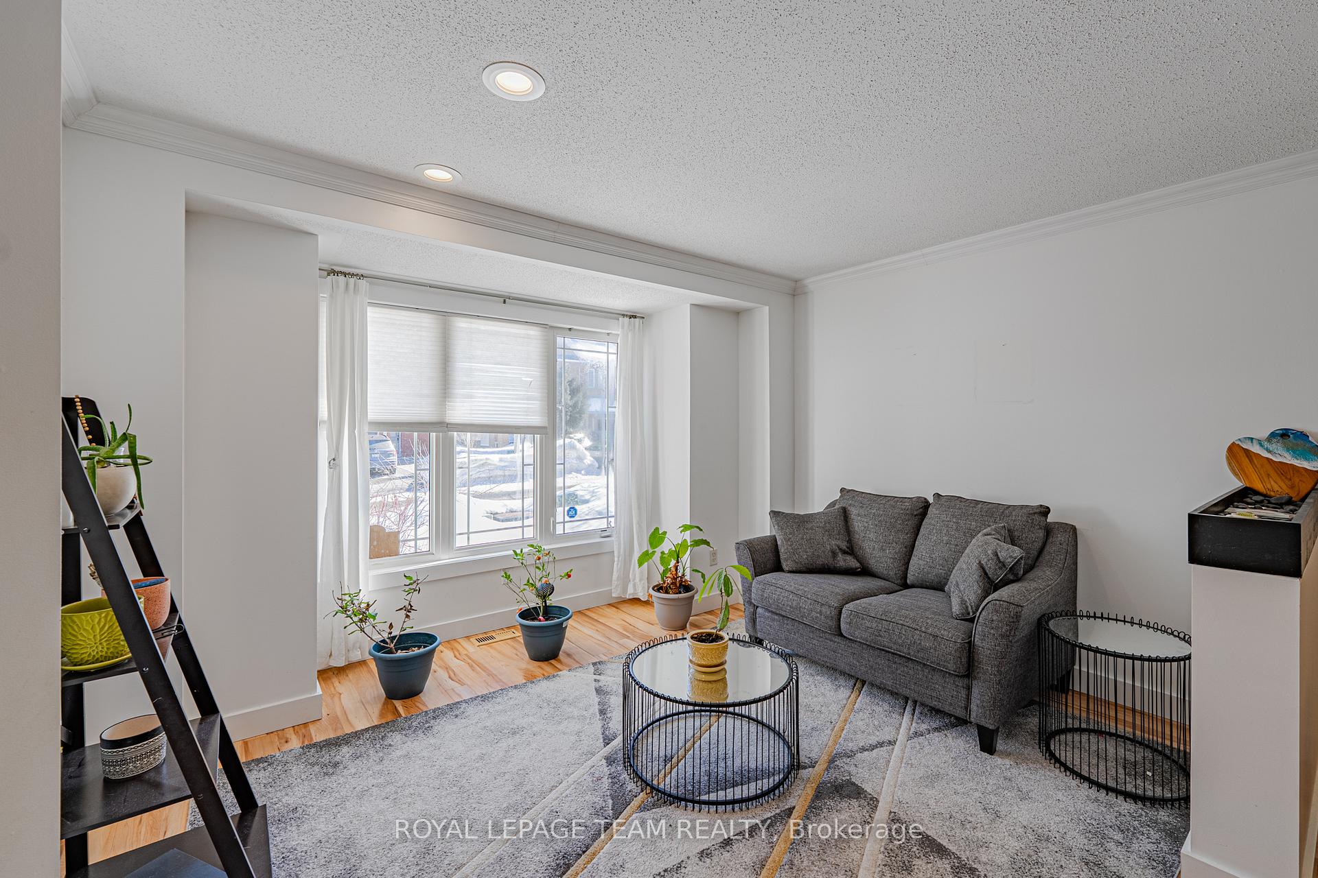 Photo 9 of 24 Scampton Drive, Ottawa, Kanata - Morgan's Grant/South March — HOMEH