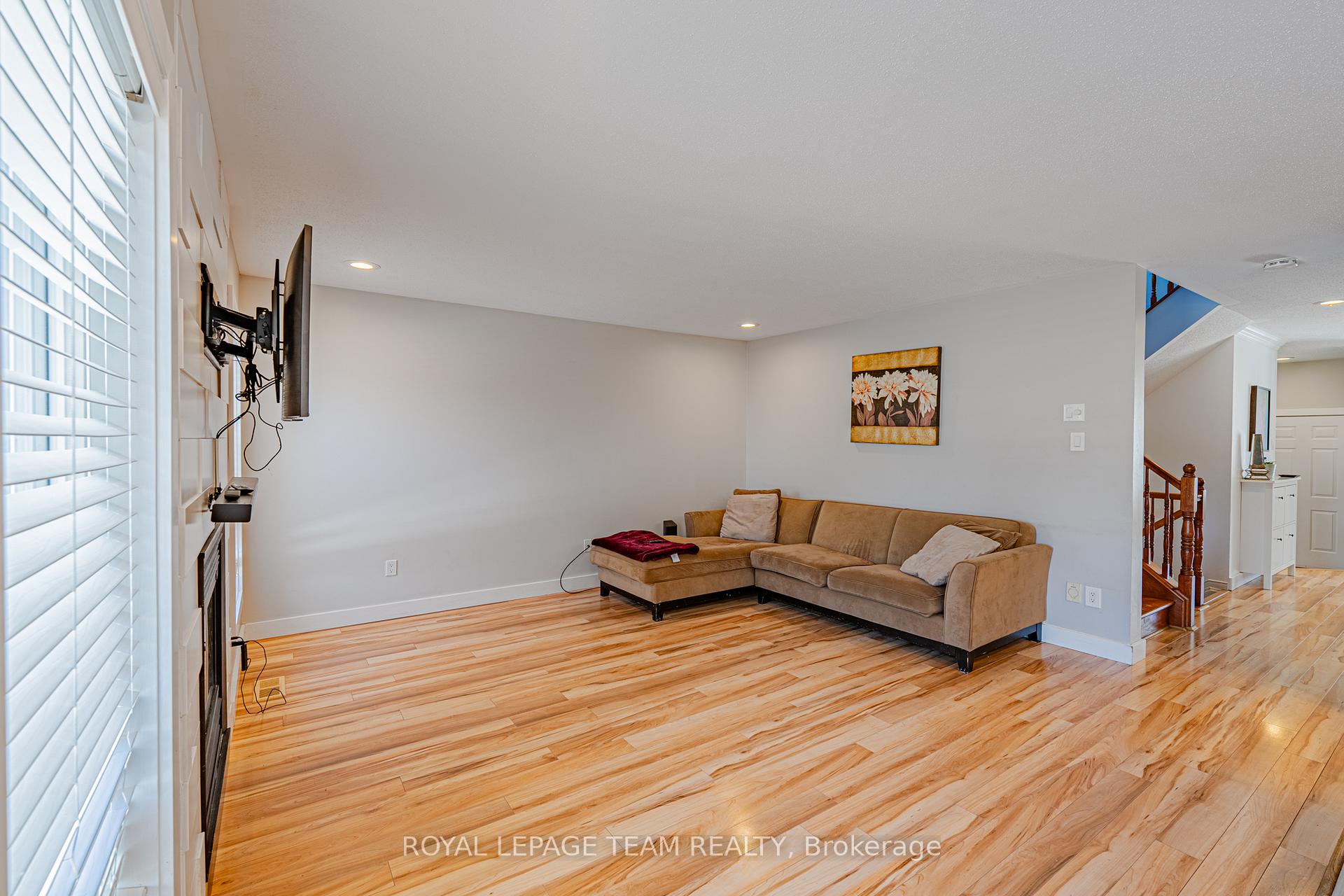 Photo 21 of 24 Scampton Drive, Ottawa, Kanata - Morgan's Grant/South March — HOMEH