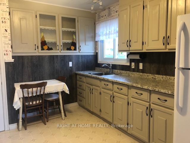 Photo 2 of 117 Seventh Street, Midland — HOMEH