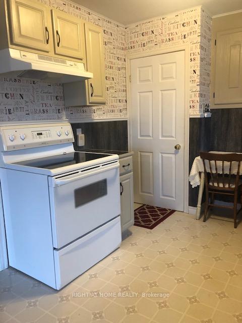 Photo 4 of 117 Seventh Street, Midland — HOMEH