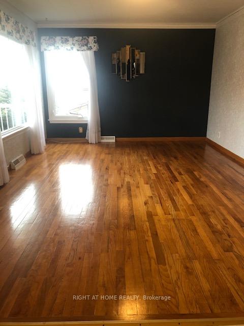 Photo 7 of 117 Seventh Street, Midland — HOMEH