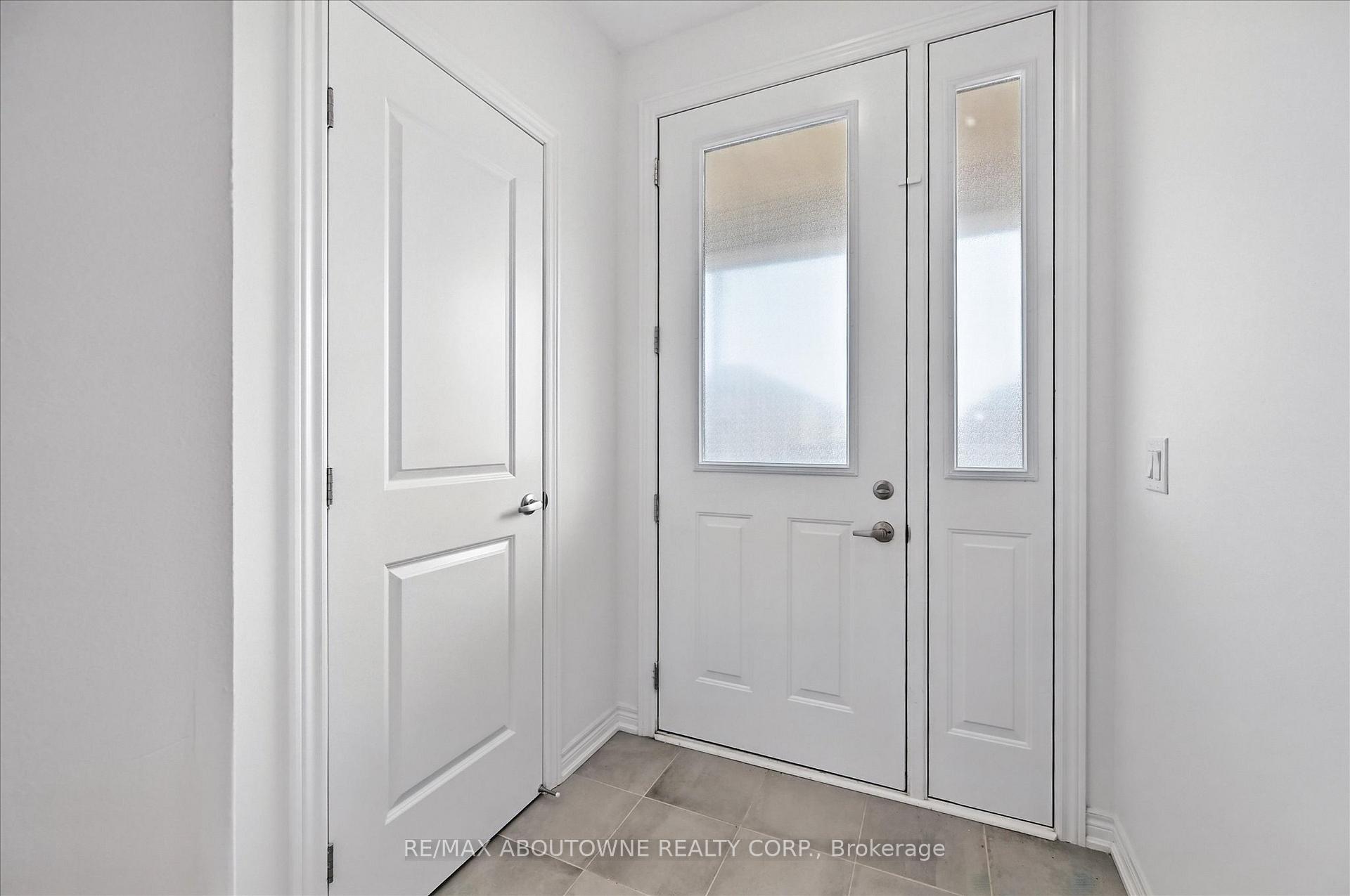 Photo 2 of 353 Raymond Road, Hamilton, Ancaster — HOMEH