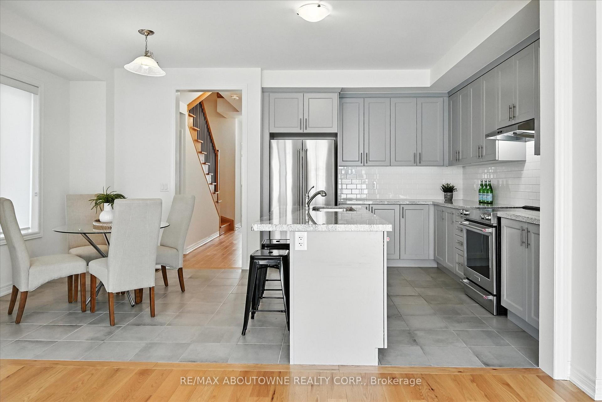 Photo 4 of 353 Raymond Road, Hamilton, Ancaster — HOMEH