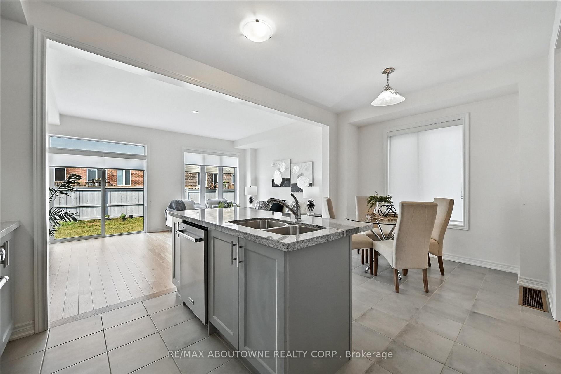 Photo 6 of 353 Raymond Road, Hamilton, Ancaster — HOMEH