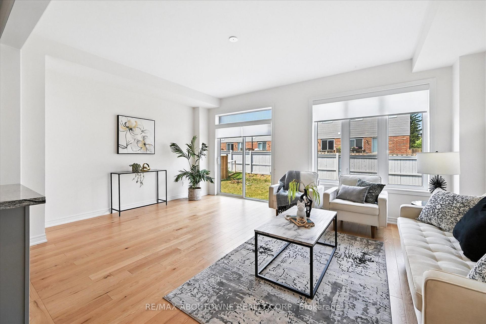 Photo 8 of 353 Raymond Road, Hamilton, Ancaster — HOMEH