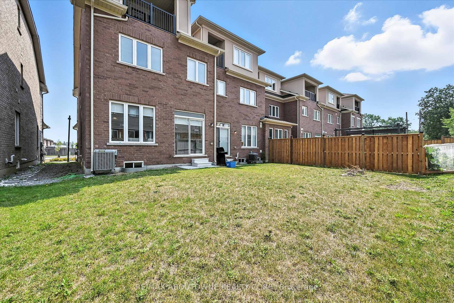 Photo 33 of 353 Raymond Road, Hamilton, Ancaster — HOMEH
