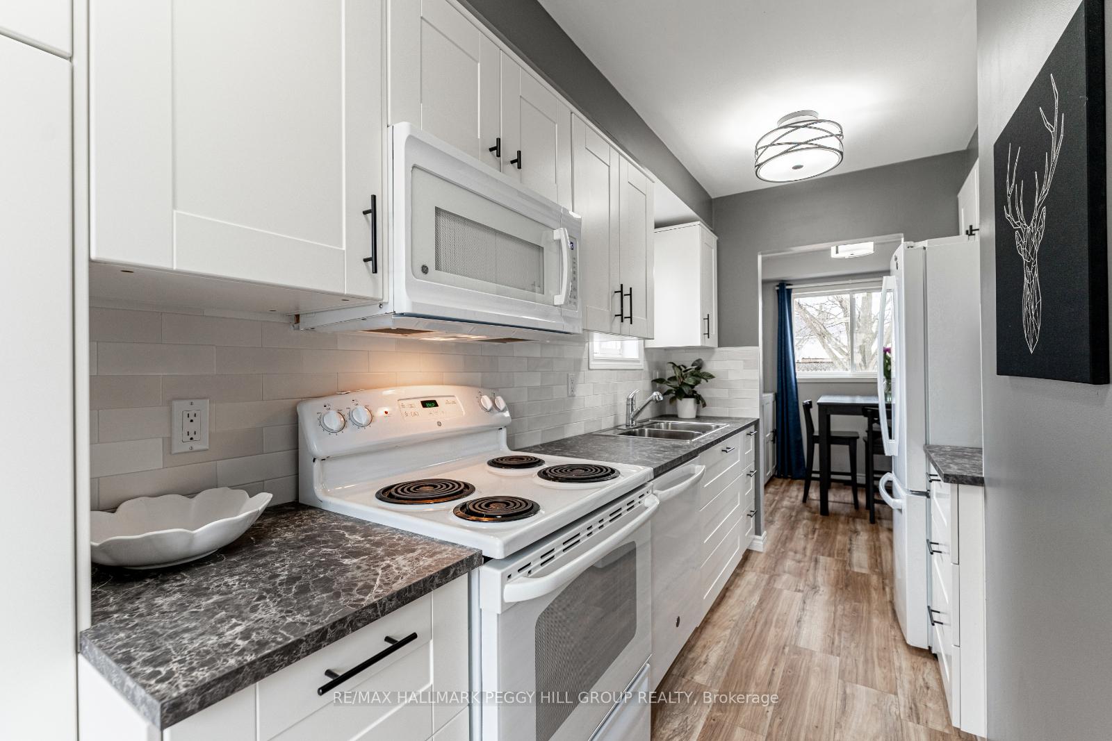 Photo 6 of 1066 Corrie Street, Innisfil, Alcona — HOMEH