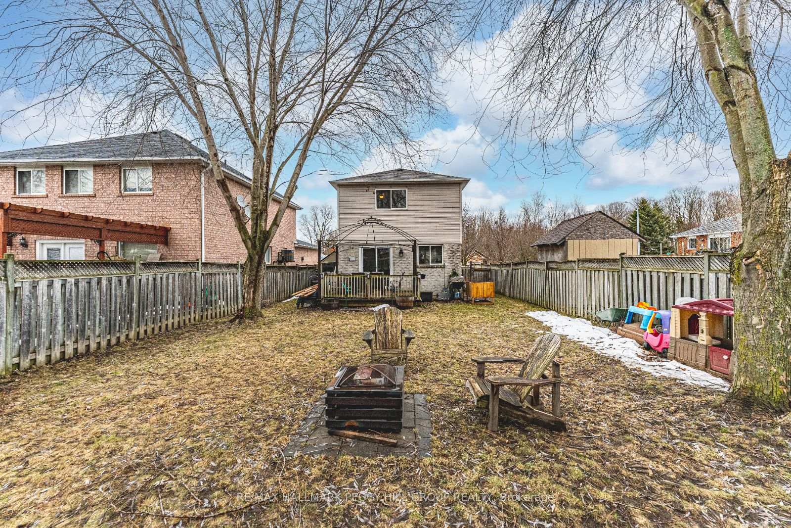 Photo 16 of 1066 Corrie Street, Innisfil, Alcona — HOMEH