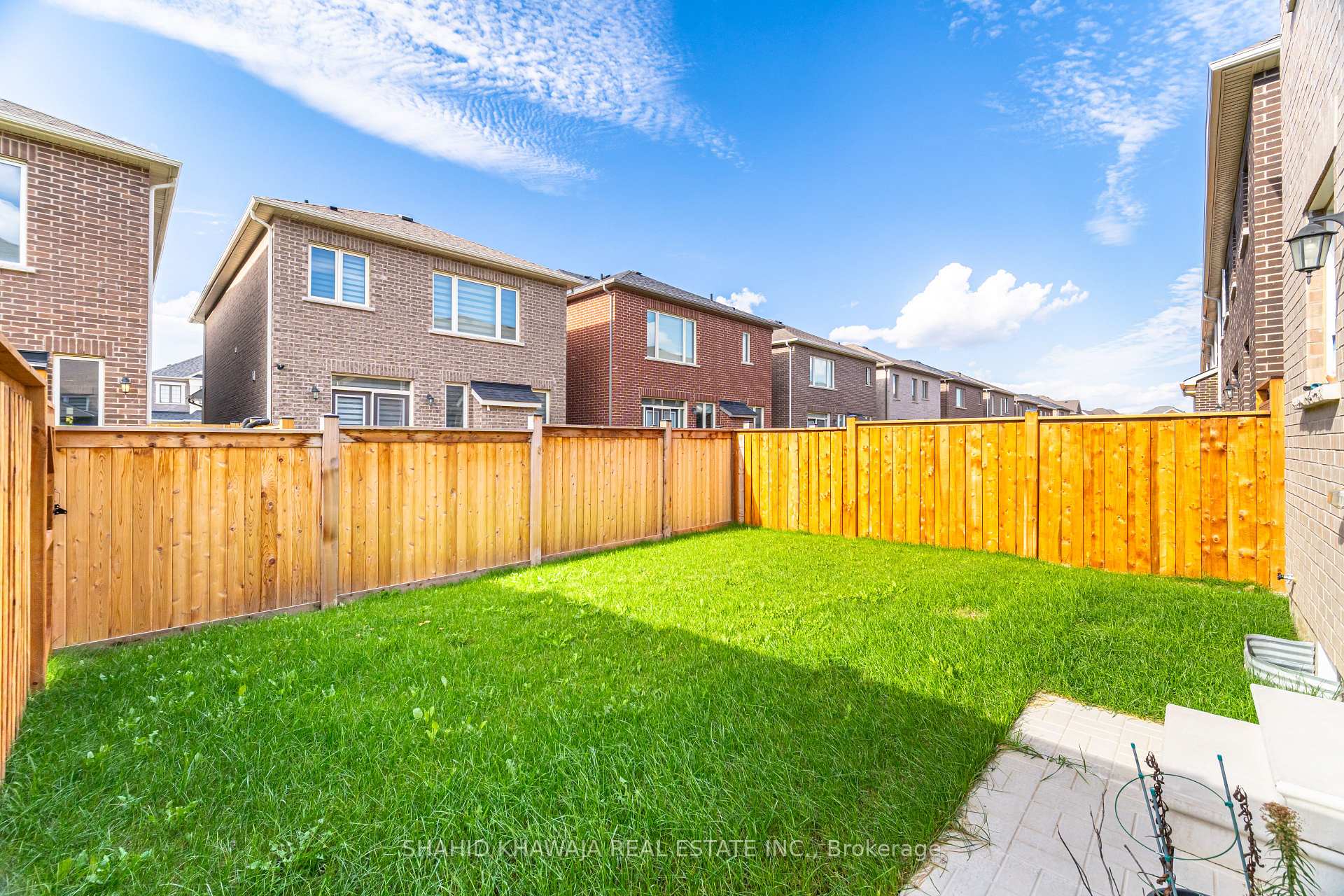 Photo 28 of 1564 Moira Crescent, Milton, Bowes — HOMEH