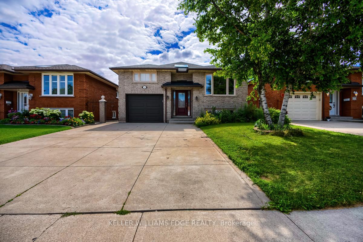Photo 2 of 15 Kingsberry Street, Hamilton, Lisgar — HOMEH
