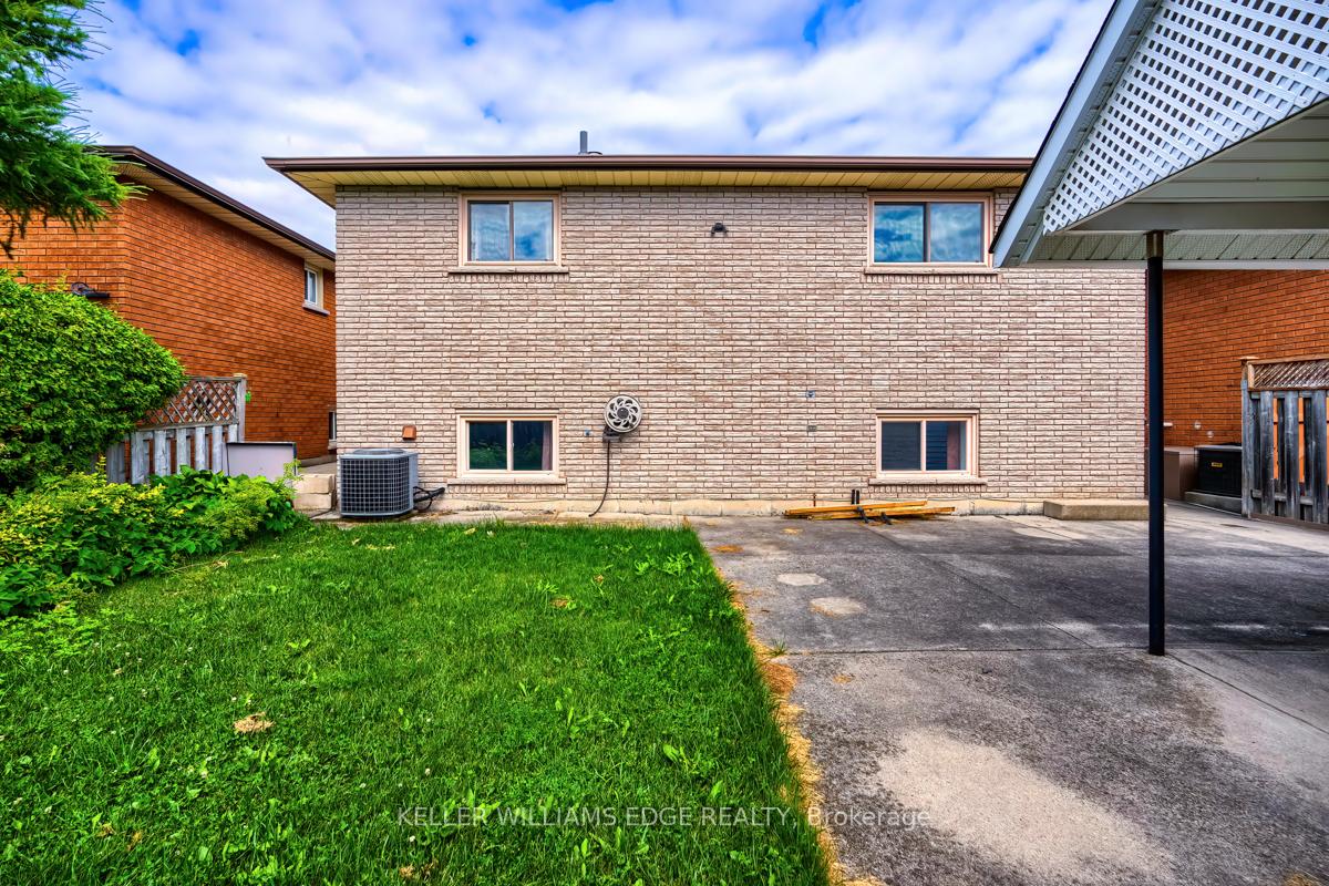 Photo 4 of 15 Kingsberry Street, Hamilton, Lisgar — HOMEH